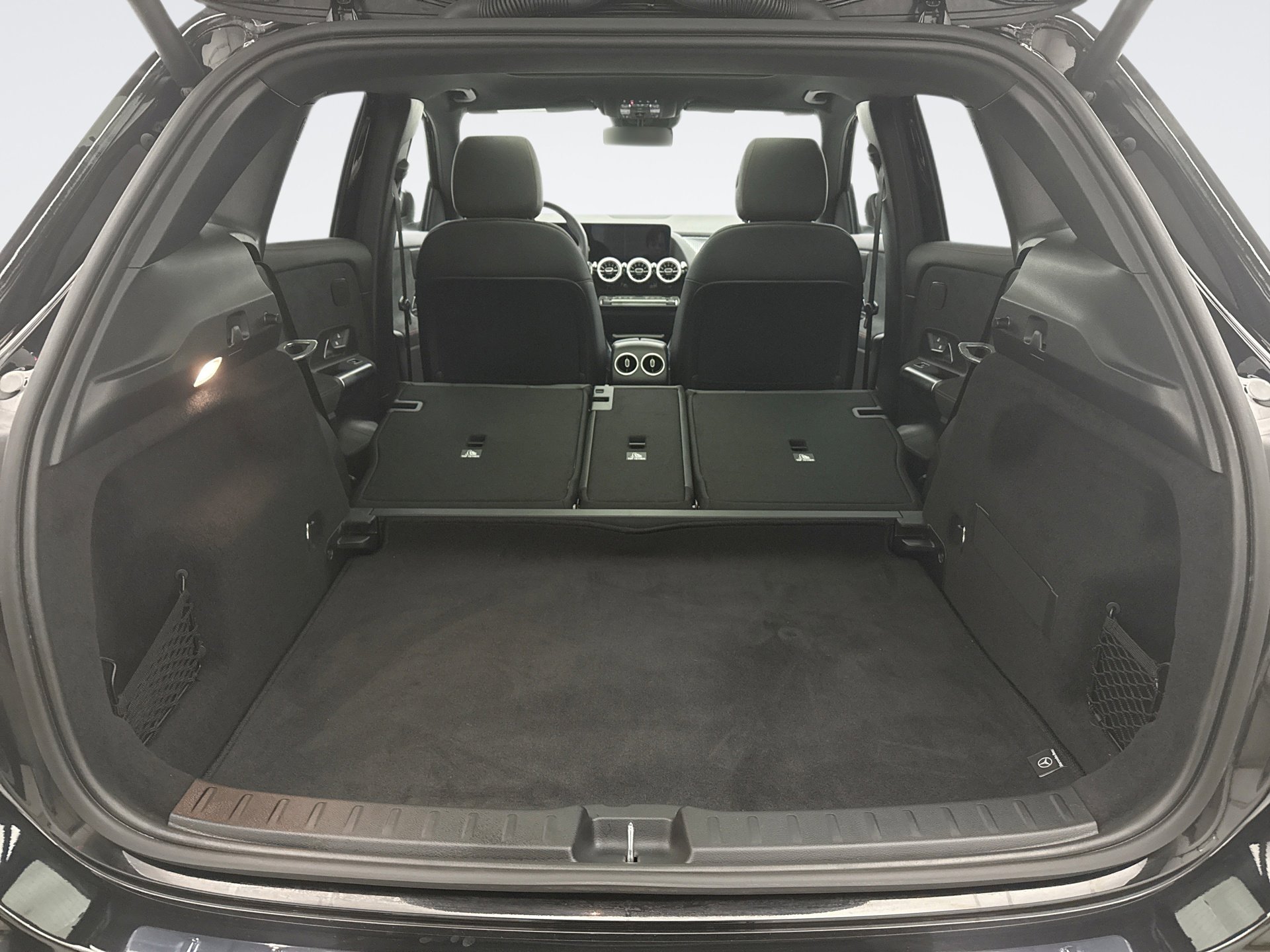 Used 2025 Mercedes-Benz GLA 250 4MATIC w/ AMG Night Package image 22