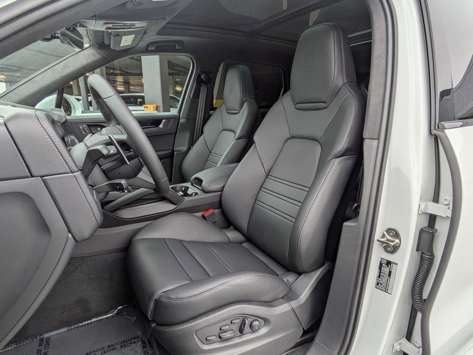 New 2025 Porsche Cayenne GTS image 5