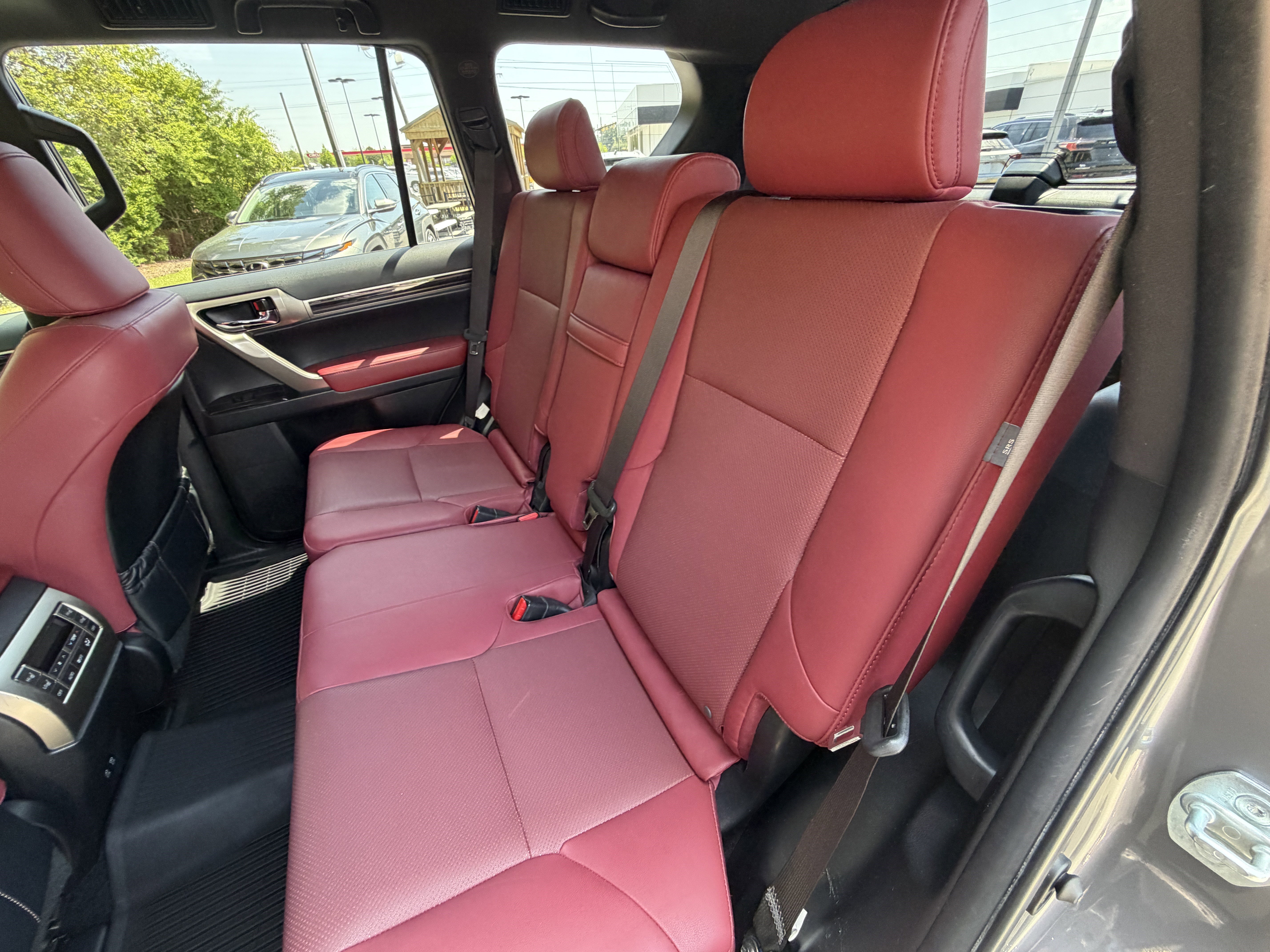 Used 2020 Lexus GX 460 Premium w/ Premium Package image 18