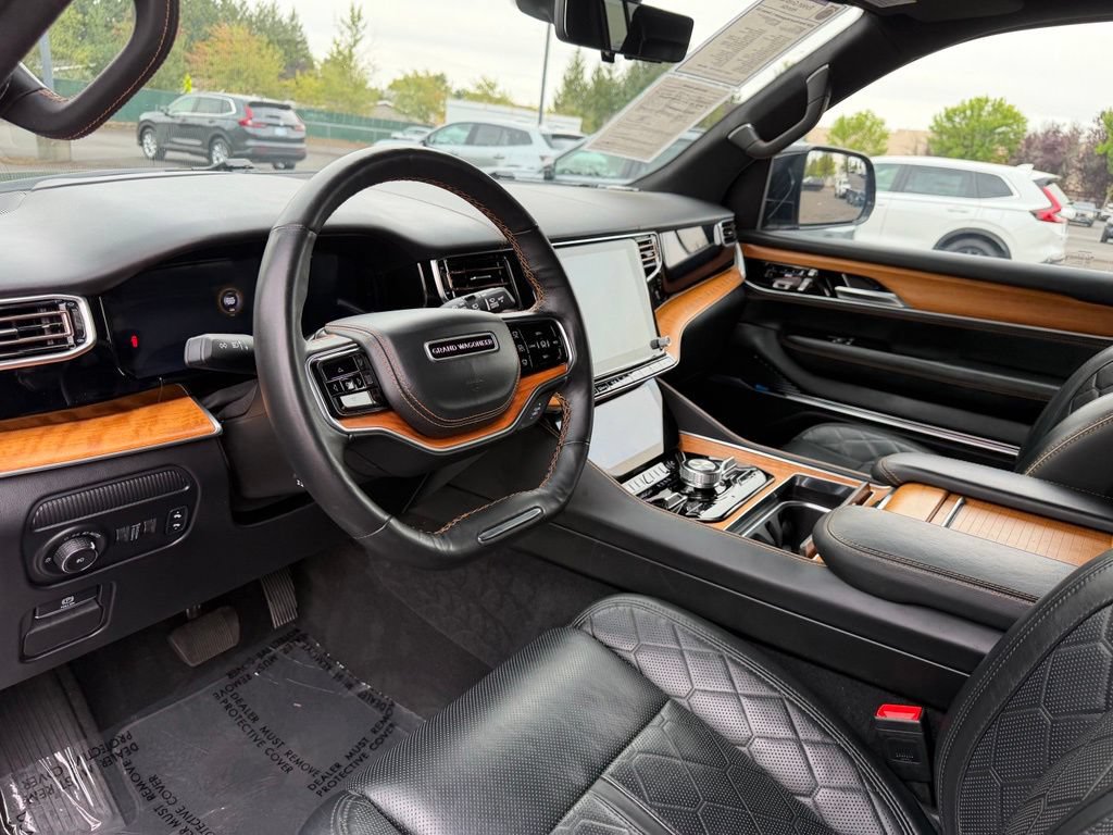Used 2024 Jeep Grand Wagoneer L Series III AWD/4WD image 16