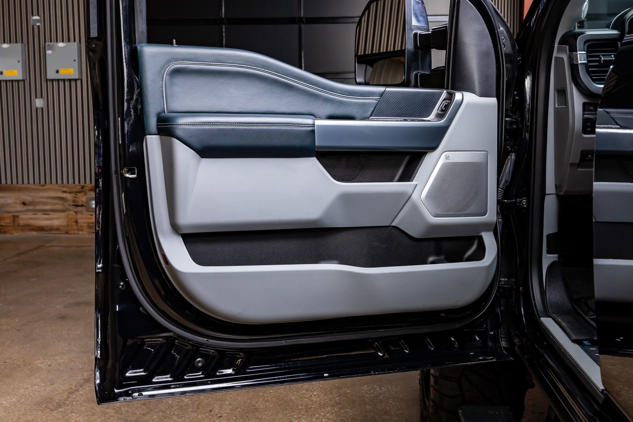 Used 2024 Ford F250 Limited image 36