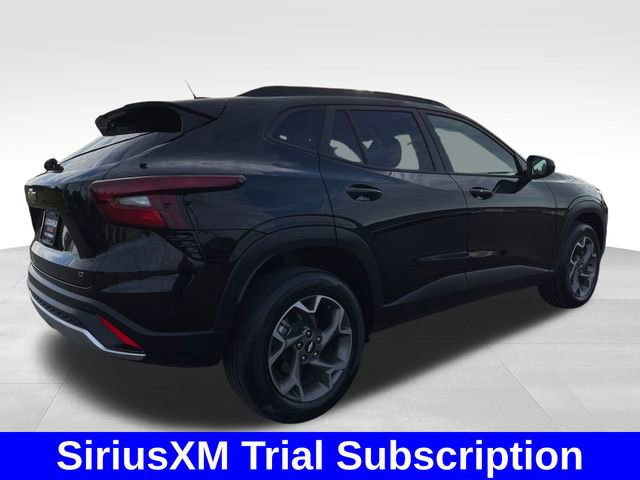 Used 2025 Chevrolet Trax LT w/ LT Convenience Package FWD image 5