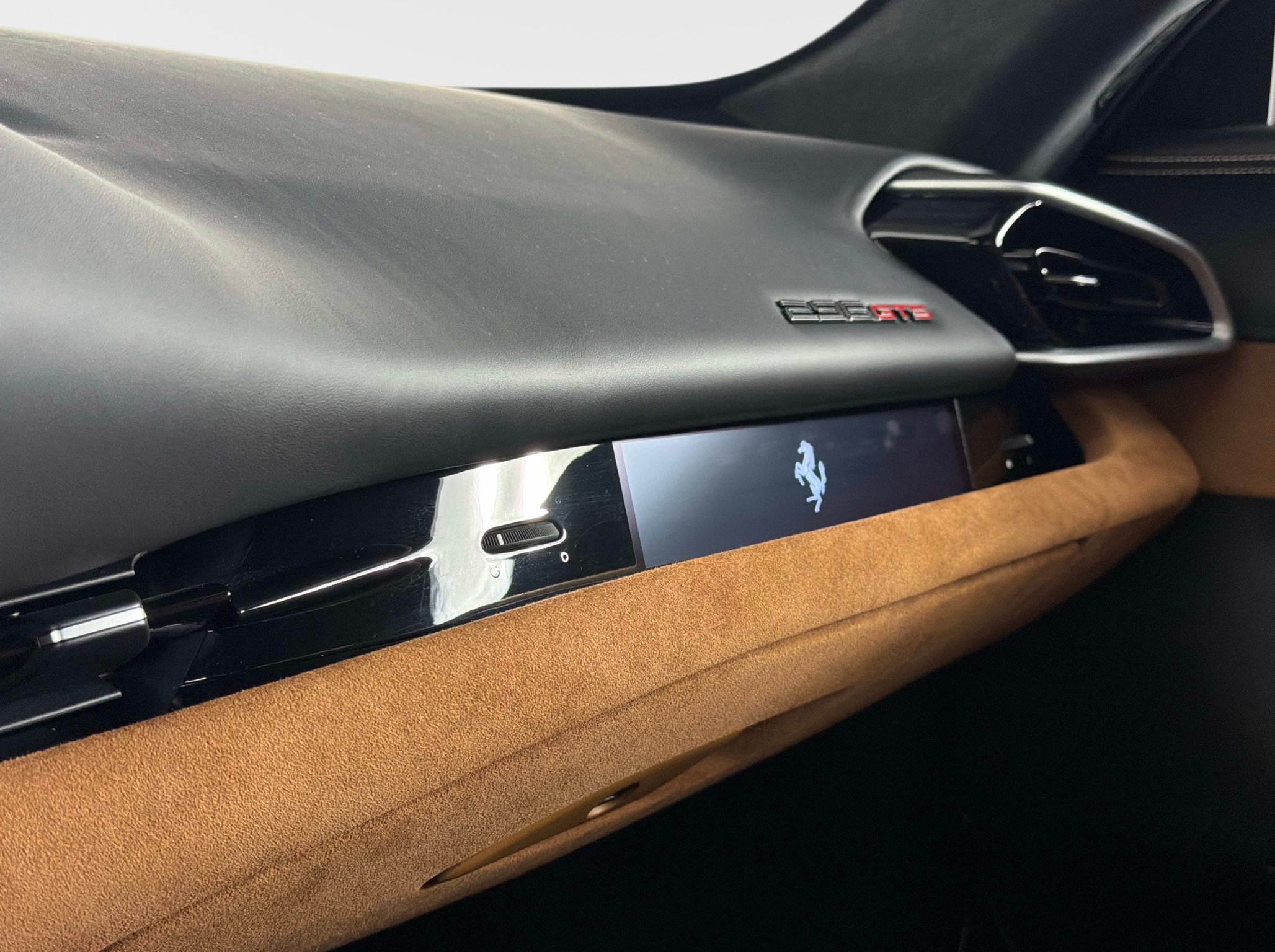 Used 2025 Ferrari 296 GTS RWD image 36
