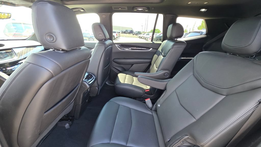 Used 2021 Cadillac XT6 Premium Luxury AWD/4WD image 13