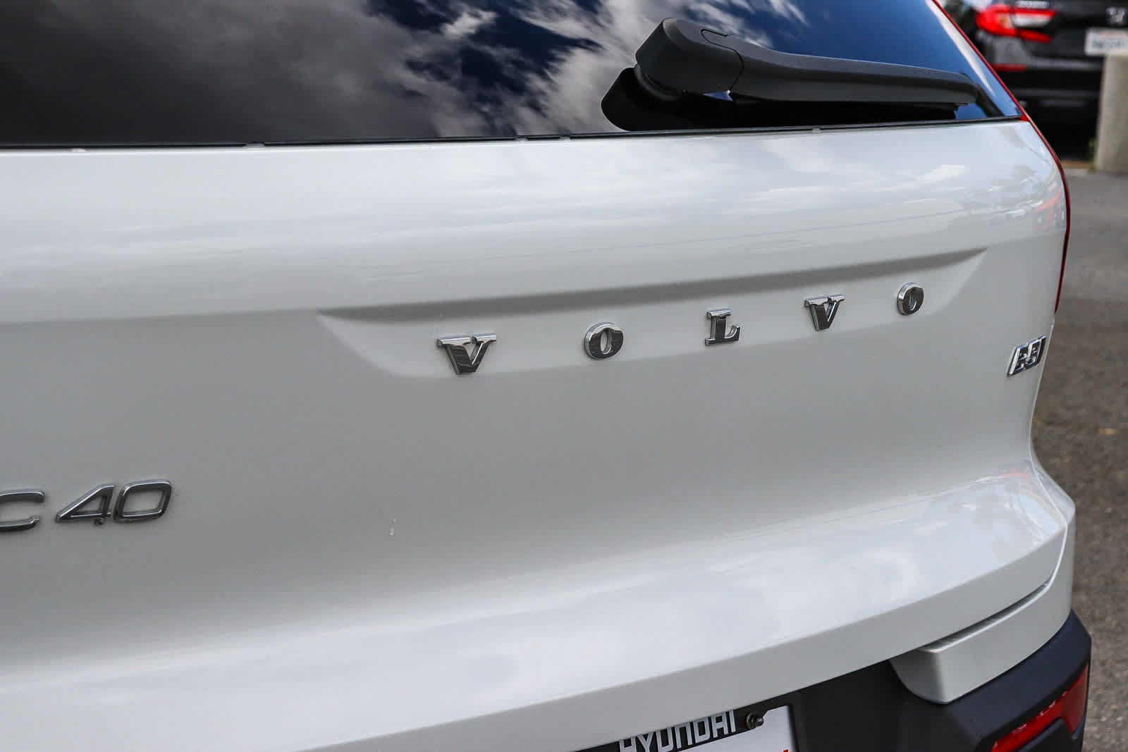Used 2023 Volvo XC40 B5 Ultimate AWD/4WD image 12