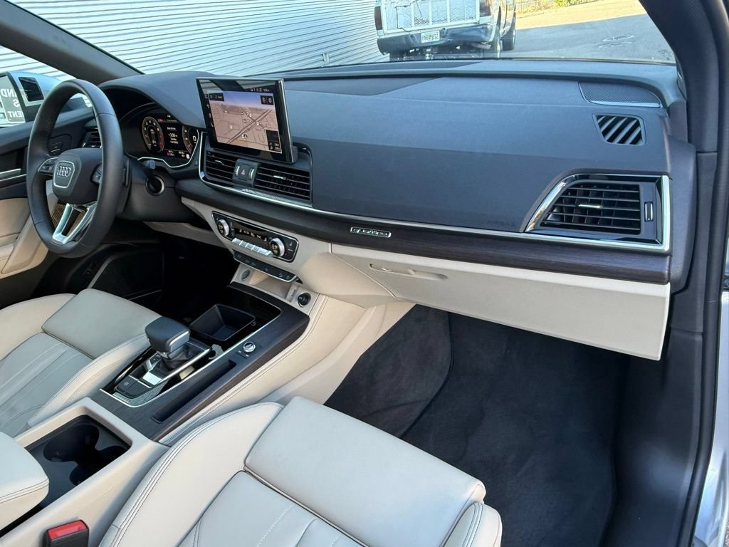Used 2025 Audi Q5 2.0T Premium Plus w/ Premium Plus Package AWD/4WD image 49