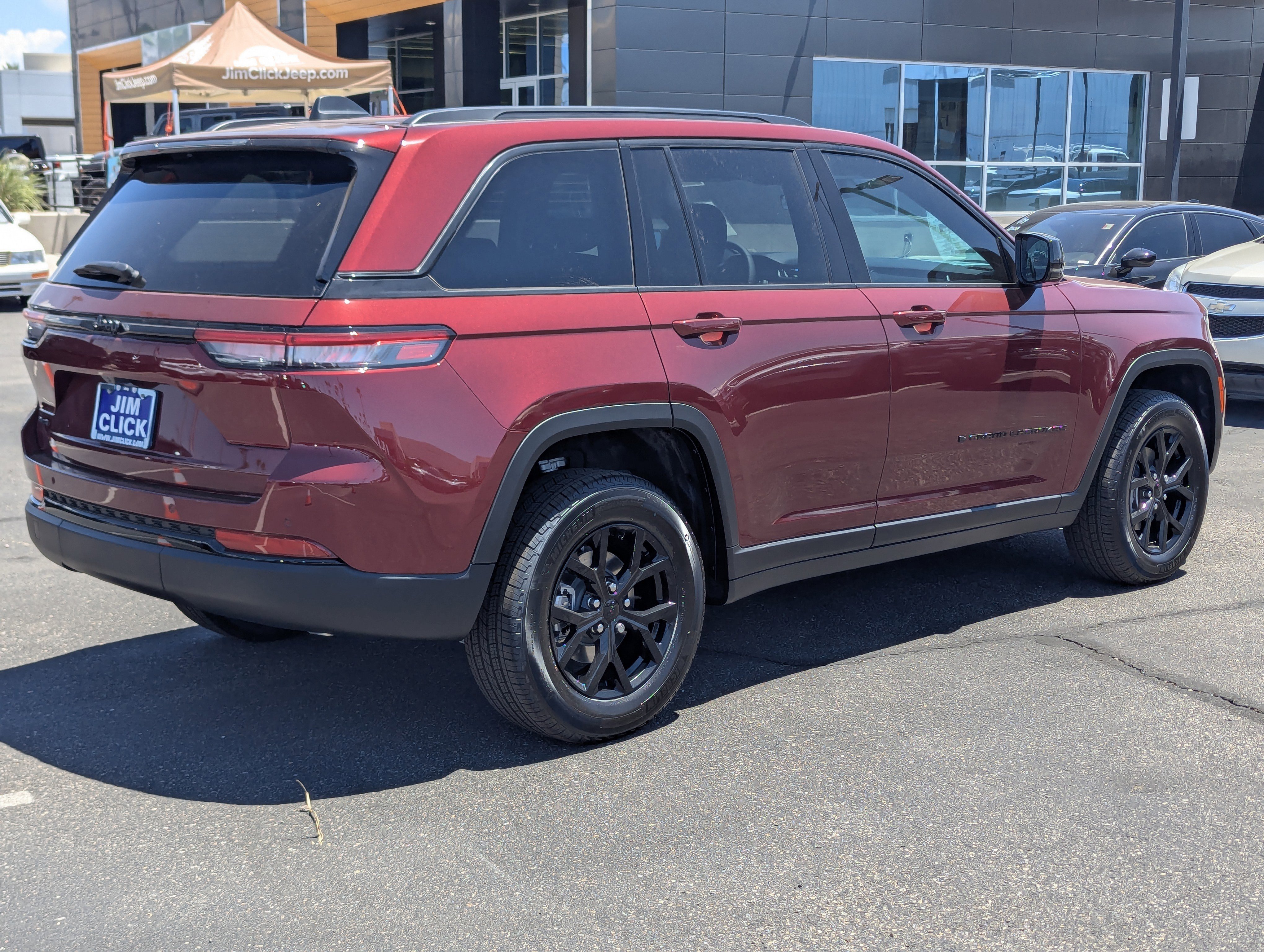 New 2025 Jeep Grand Cherokee Altitude image 2