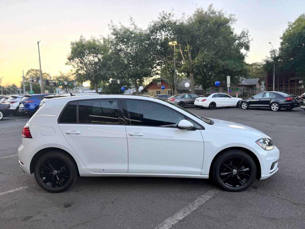 Used 2018 Volkswagen Golf SE FWD image 5
