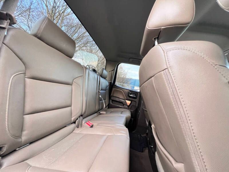 Used 2016 Chevrolet Silverado 2500 LTZ w/ LTZ Plus Package image 13