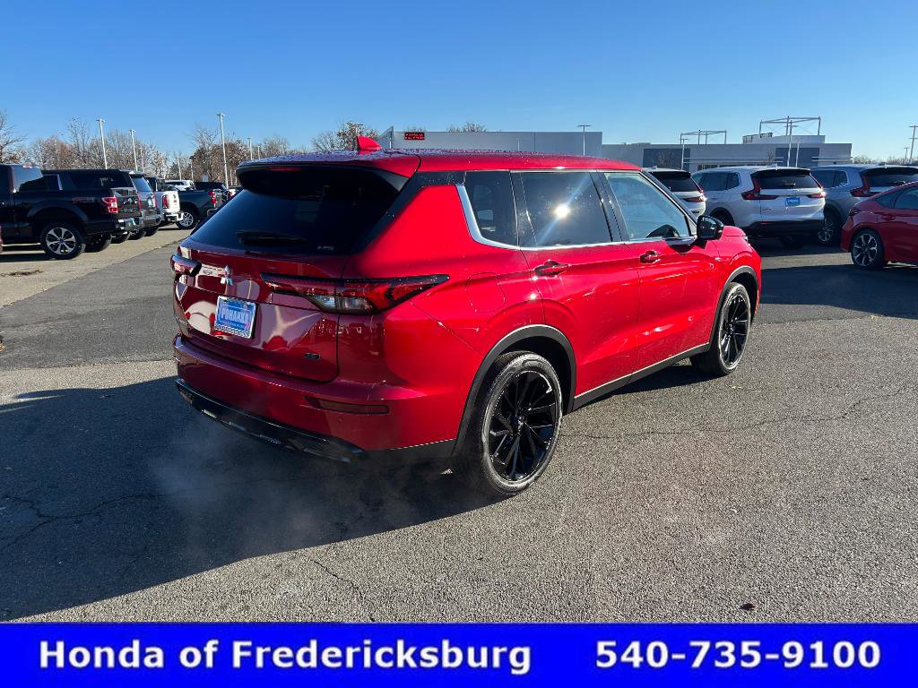 Used 2023 Mitsubishi Outlander SEL Black Edition image 6