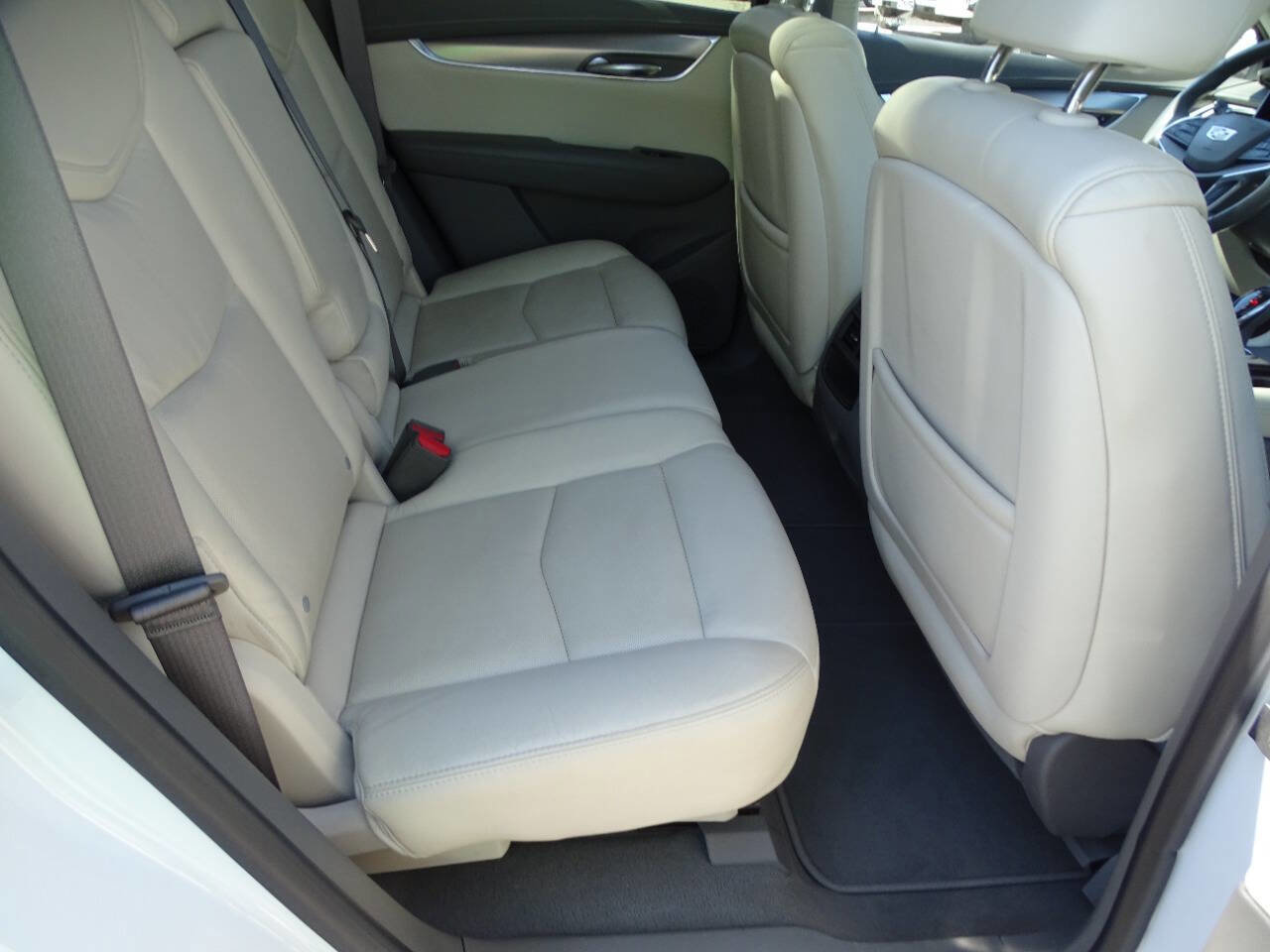 Used 2017 Cadillac XT5 Luxury image 40