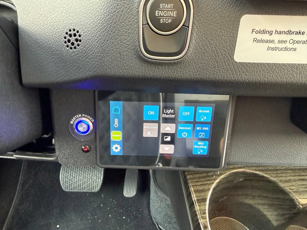 Used 2023 Mercedes-Benz Sprinter 3500 image 33