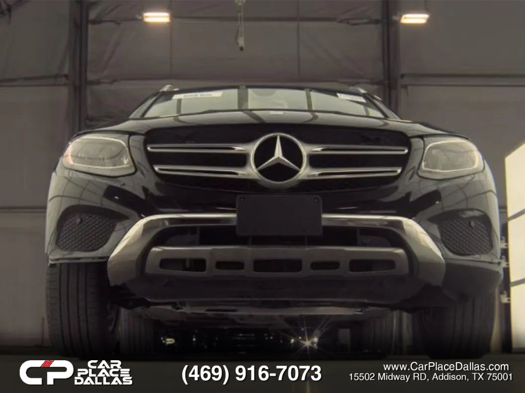Used 2017 Mercedes-Benz GLC 300 4MATIC w/ Premium 2 Package image 4