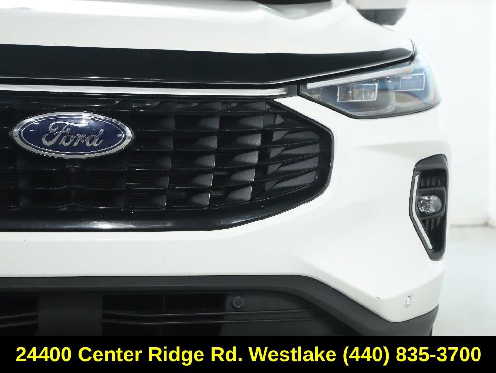 Used 2023 Ford Escape Platinum w/ Premium Technology Package AWD/4WD image 8