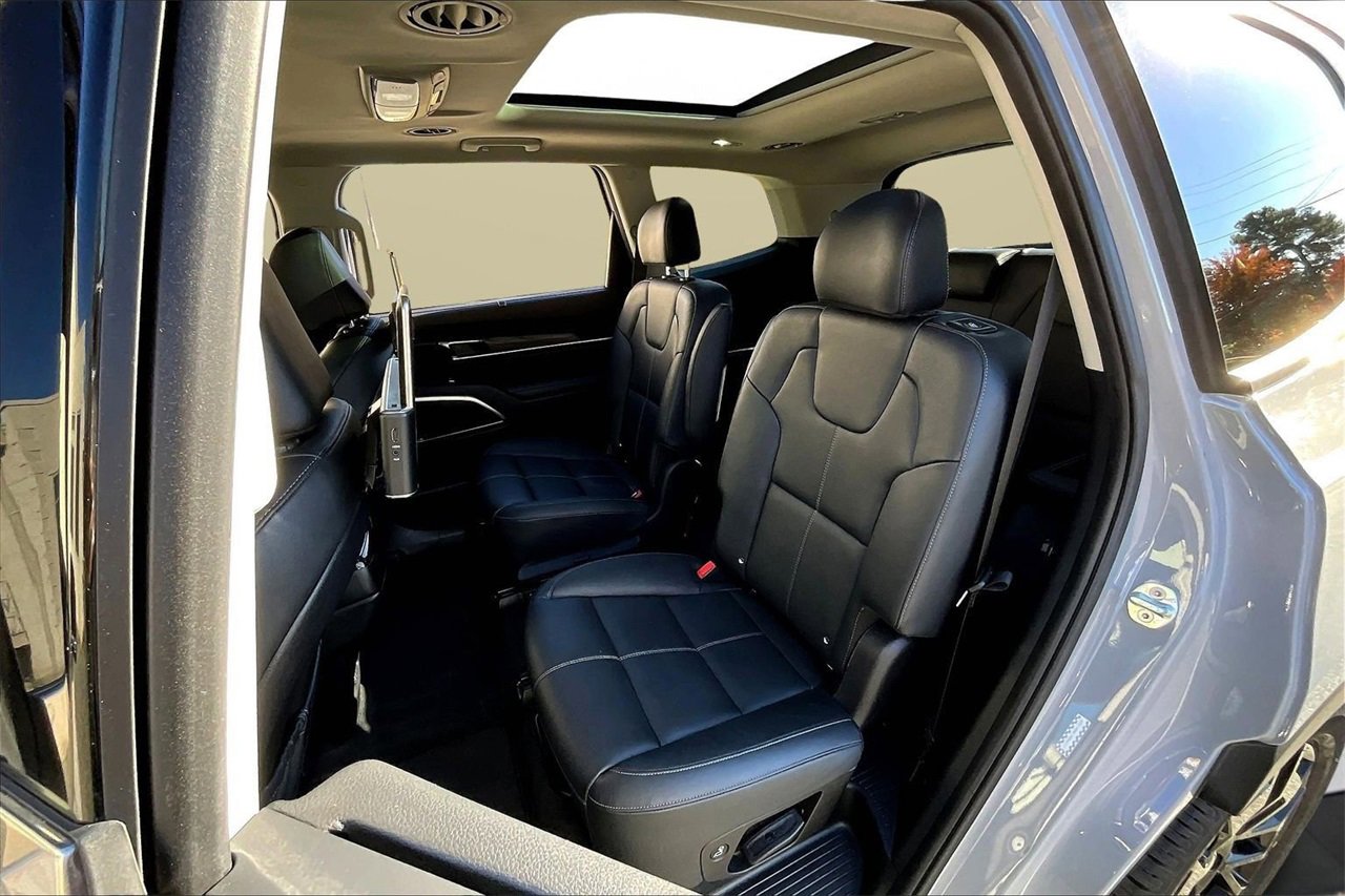 Used 2022 Kia Telluride SX w/ Nightfall Edition Package image 22