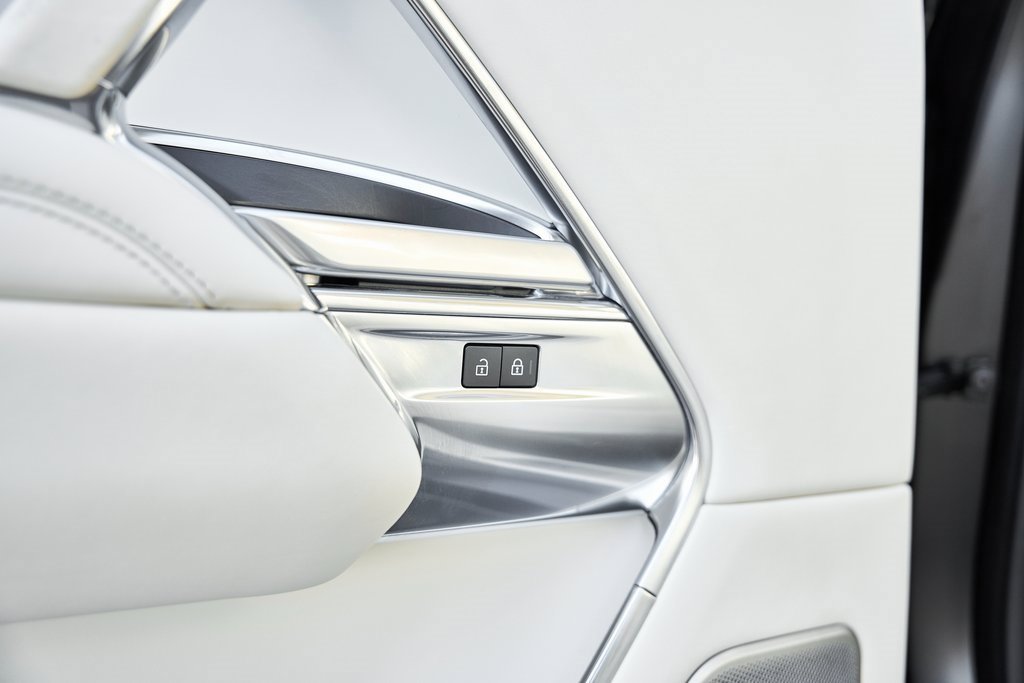 Used 2024 Land Rover Range Rover SV image 36