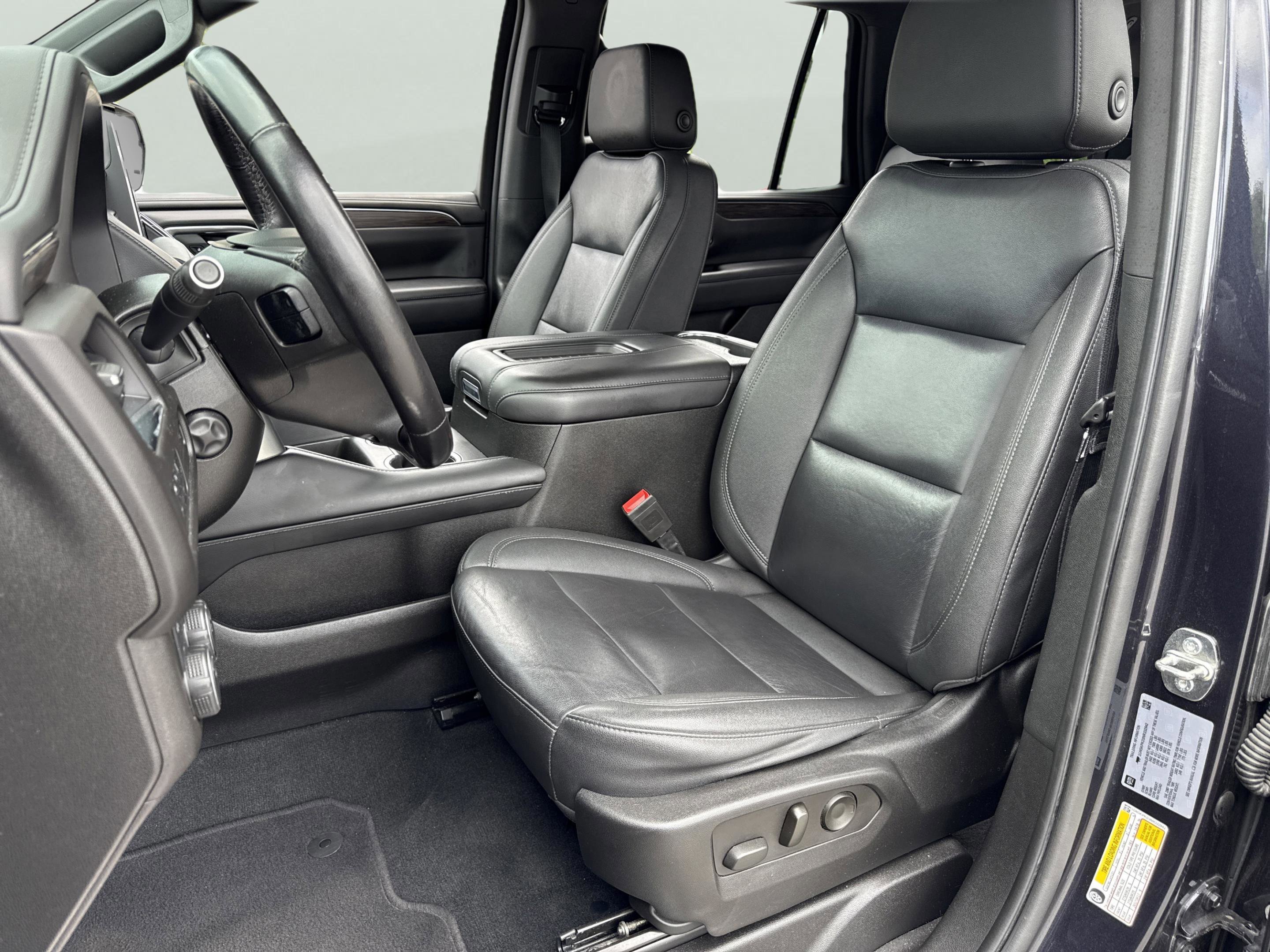 Used 2022 Chevrolet Tahoe Z71 w/ Luxury Package AWD/4WD image 25