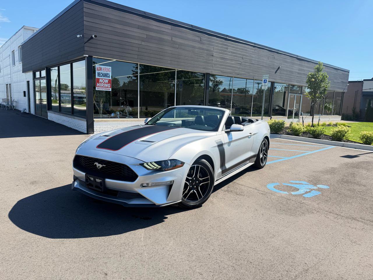 Used 2018 Ford Mustang Premium RWD image 9