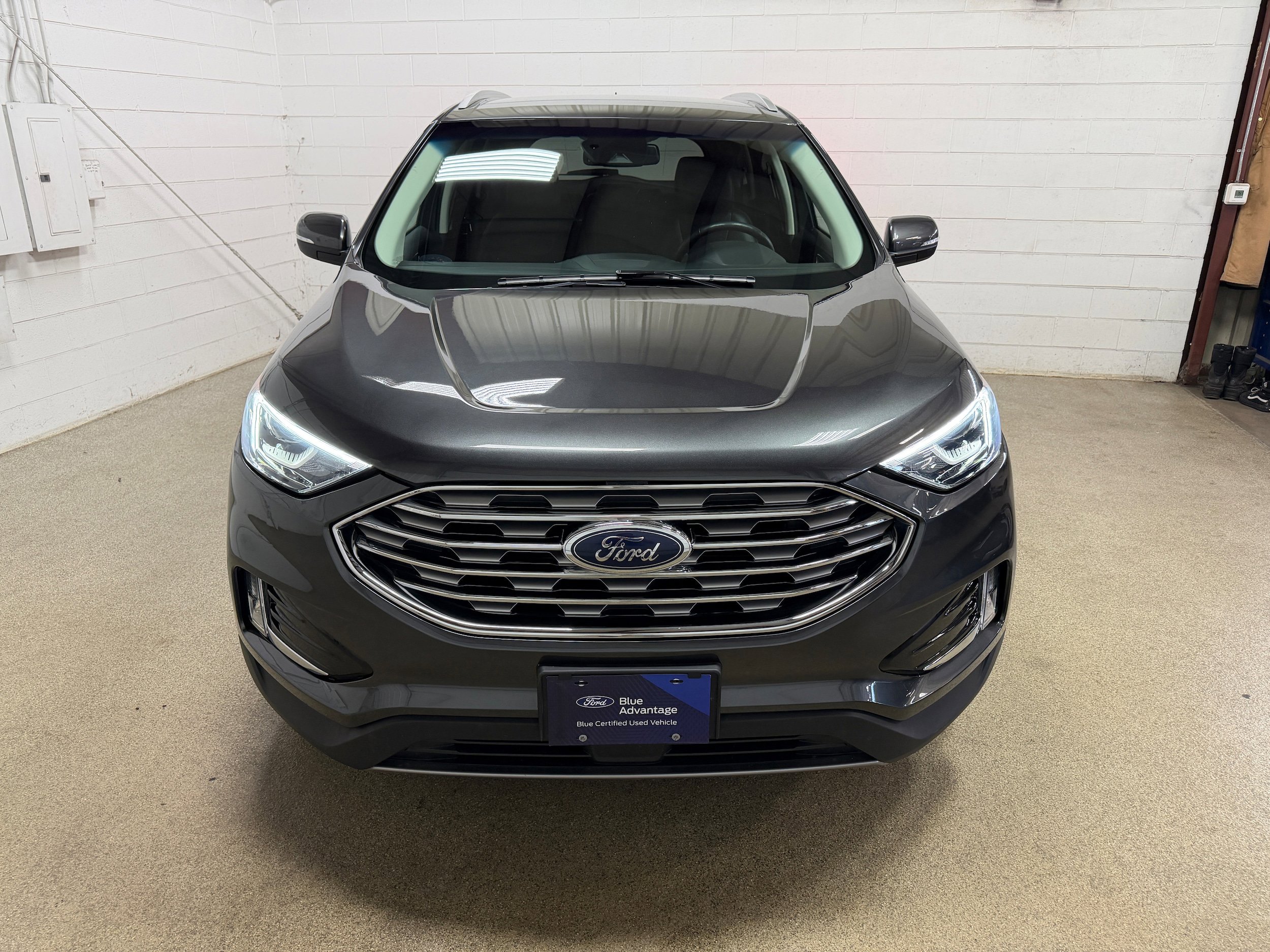 Certified 2019 Ford Edge Titanium w/ Cold Weather Package AWD/4WD image 27