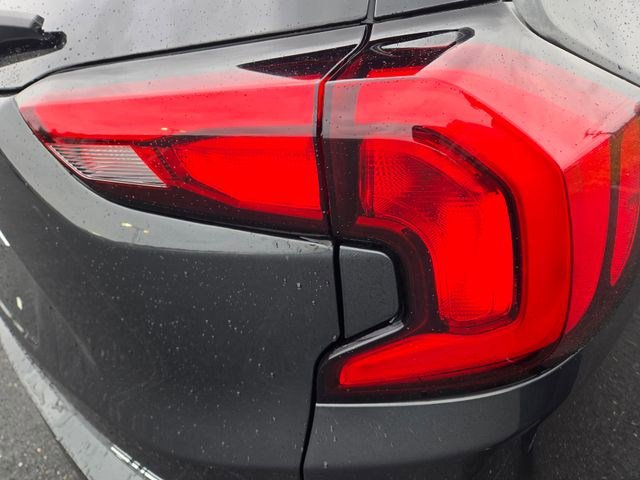 Used 2021 GMC Terrain SLT image 8