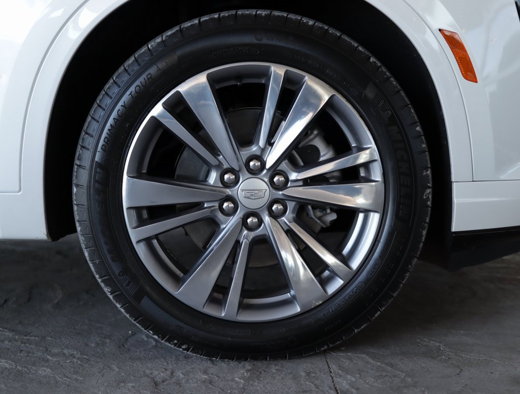 Used 2025 Cadillac XT6 Premium Luxury image 42