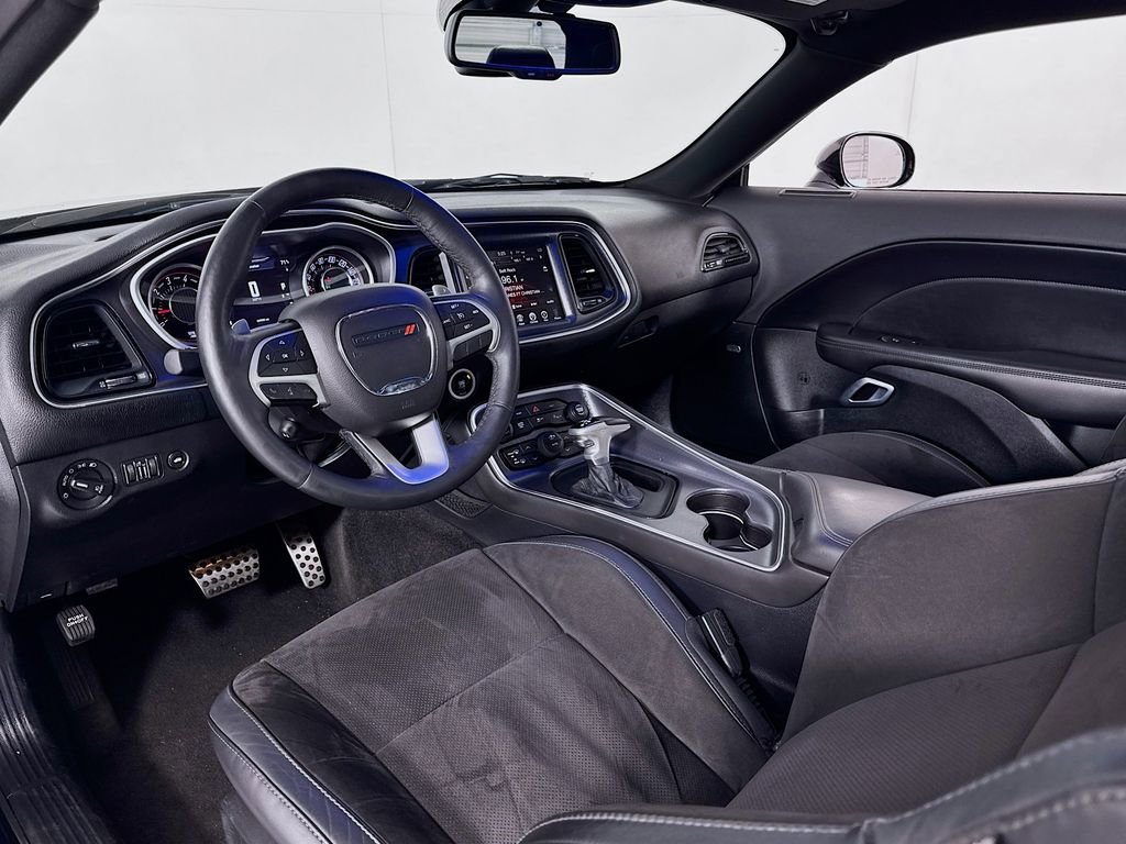 Used 2015 Dodge Challenger R/T Scat Pack w/ Scat Pack Appearance Package RWD image 30