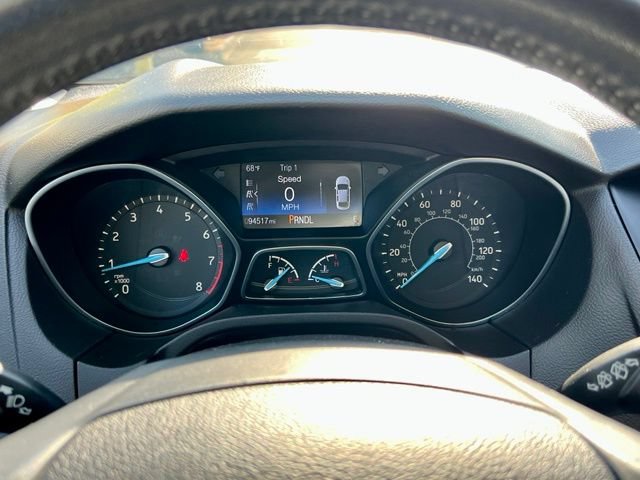 Used 2016 Ford Focus SE w/ SE Cold Weather Package FWD image 24