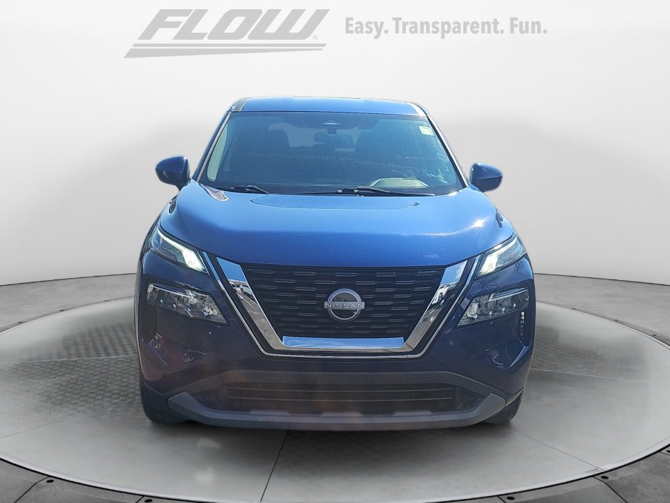 Used 2023 Nissan Rogue SV image 3