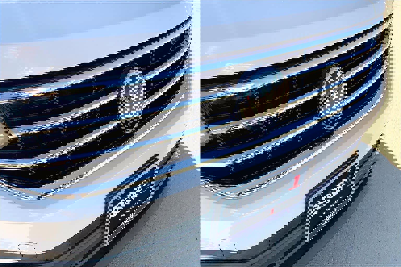 Used 2023 Volkswagen Tiguan SE image 29