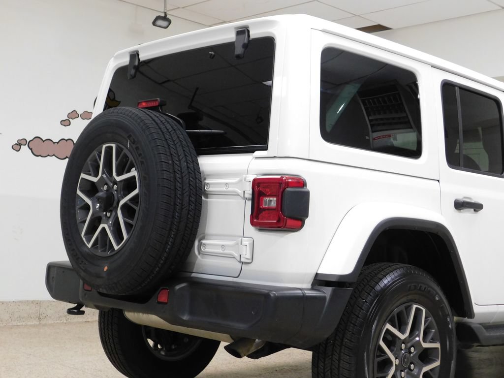 Used 2024 Jeep Wrangler Unlimited Sahara w/ Technology Group AWD/4WD image 73