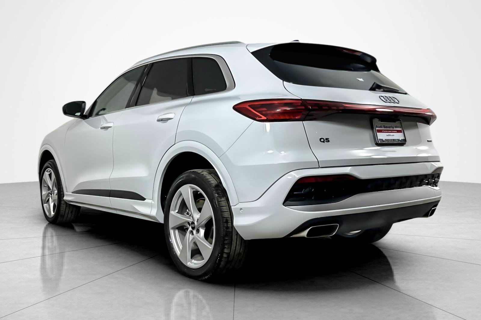 New 2025 Audi Q5 Premium Plus AWD/4WD image 4