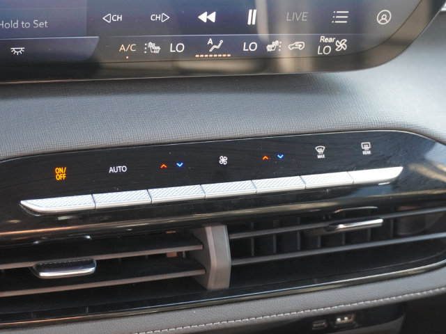 Used 2025 Buick Enclave Preferred FWD image 24