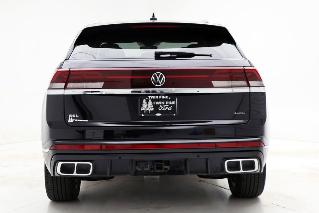 Used 2024 Volkswagen Atlas Cross Sport SEL R-Line AWD/4WD image 7