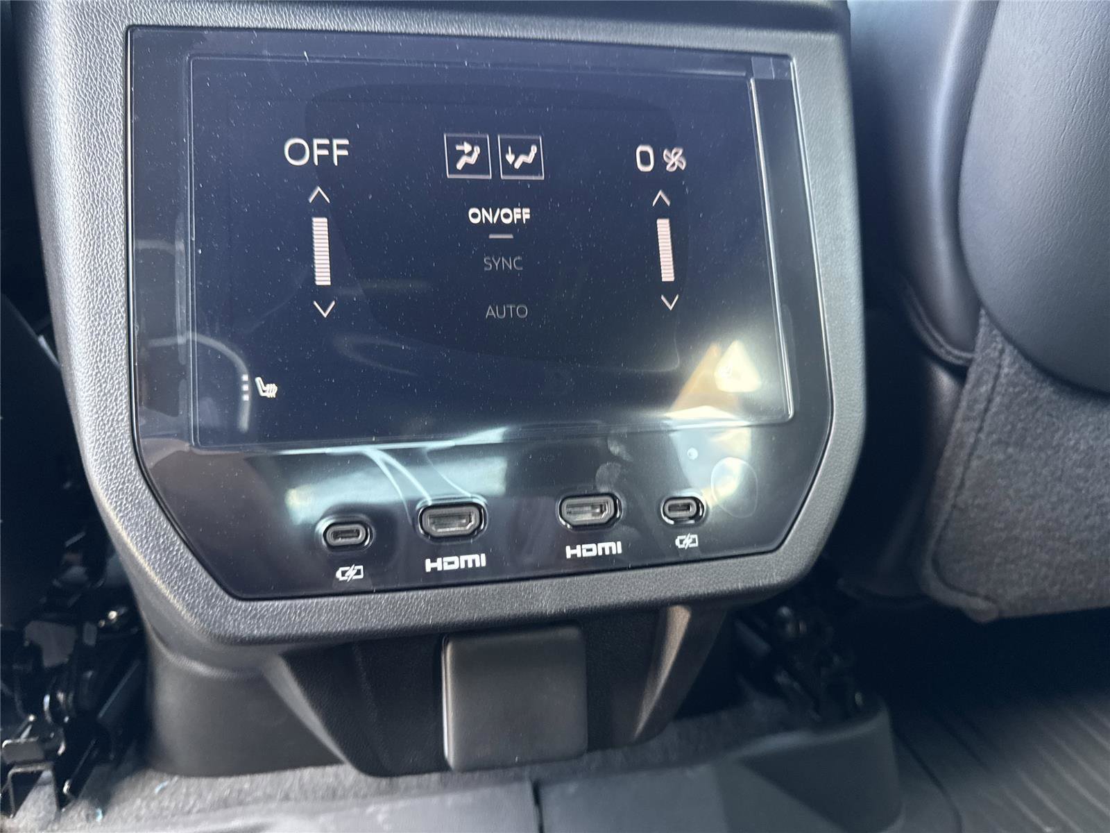 New 2026 GMC Yukon AT4 Ultimate w/ LPO, Floor Liner Package AWD/4WD image 19