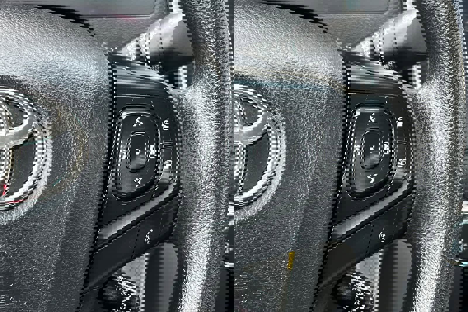 Used 2016 Toyota Camry LE image 24