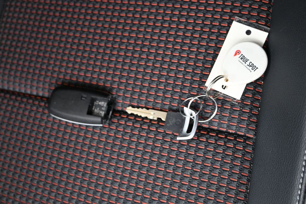 Used 2025 Nissan Kicks SR image 28