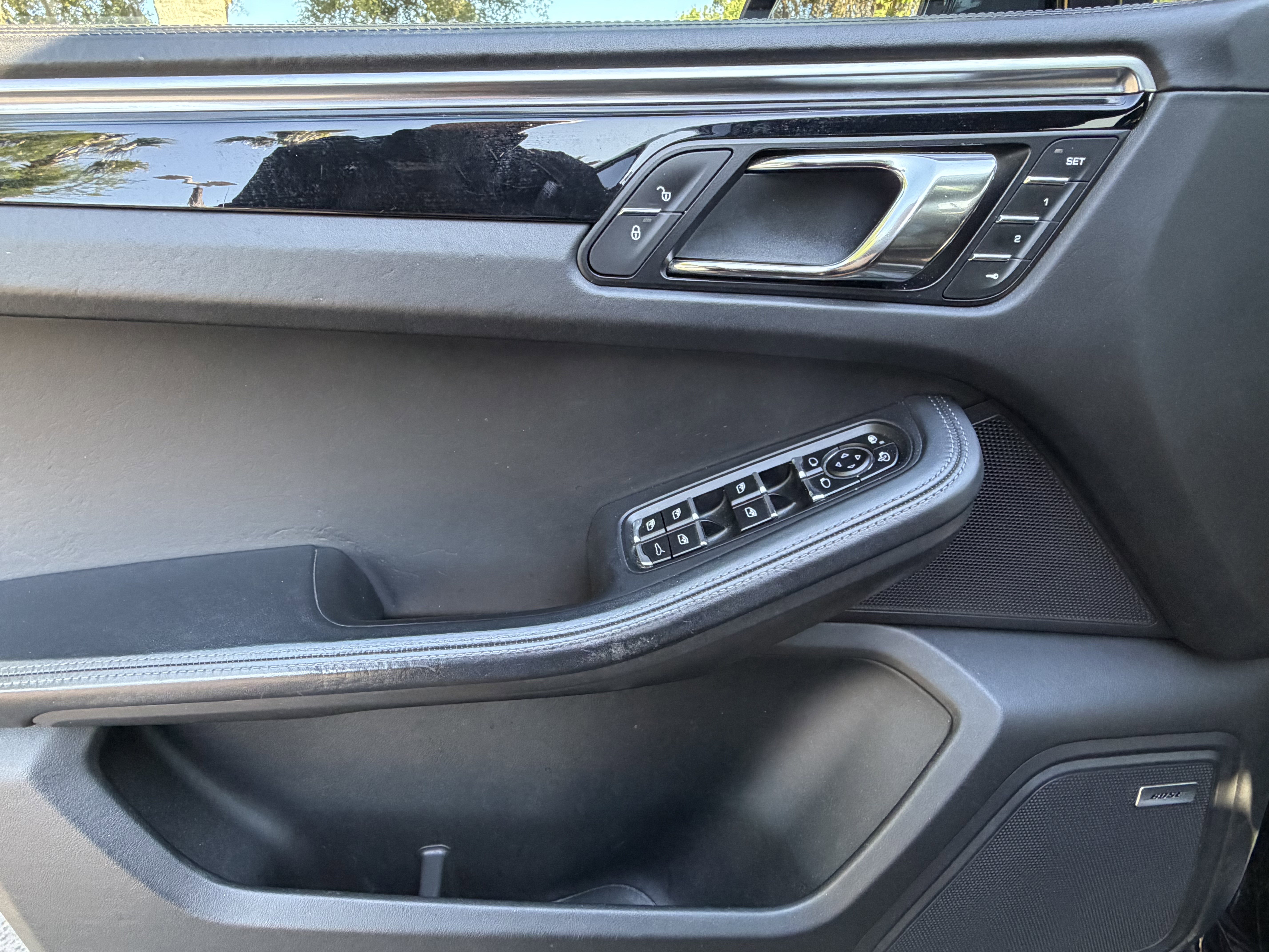 Used 2016 Porsche Macan Turbo AWD/4WD image 12