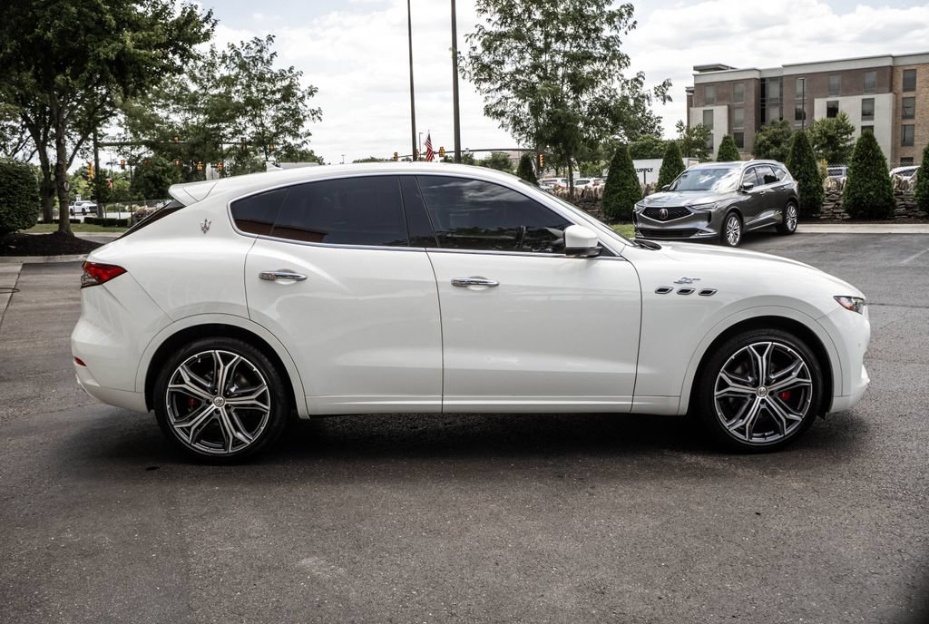 Used 2023 Maserati Levante GT AWD/4WD image 3