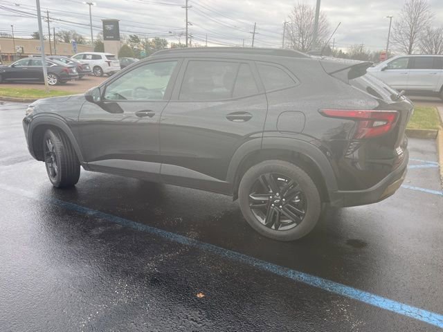 Used 2025 Chevrolet Trax ACTIV w/ Driver Confidence Package image 3