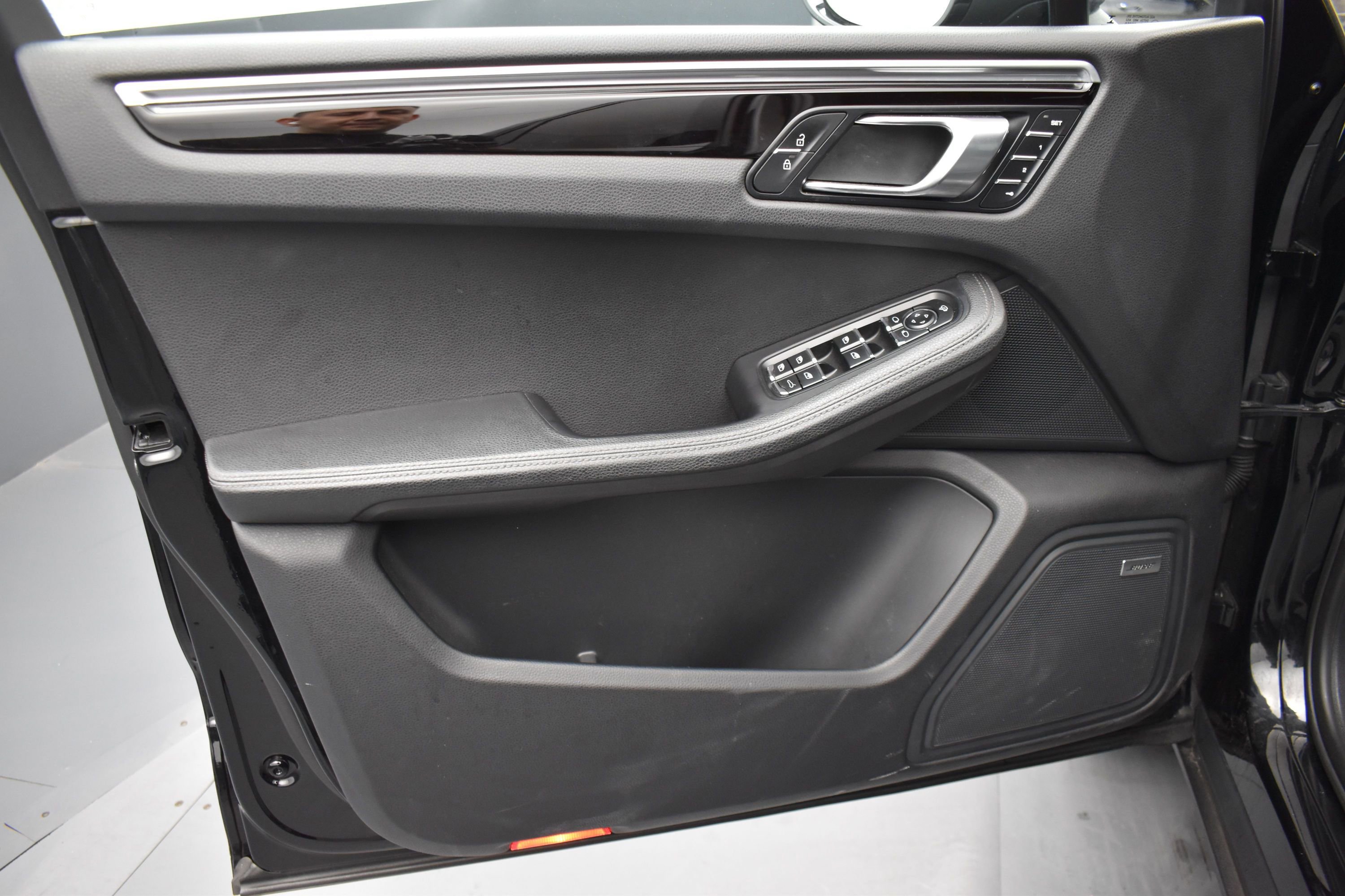 Used 2019 Porsche Macan AWD/4WD image 5