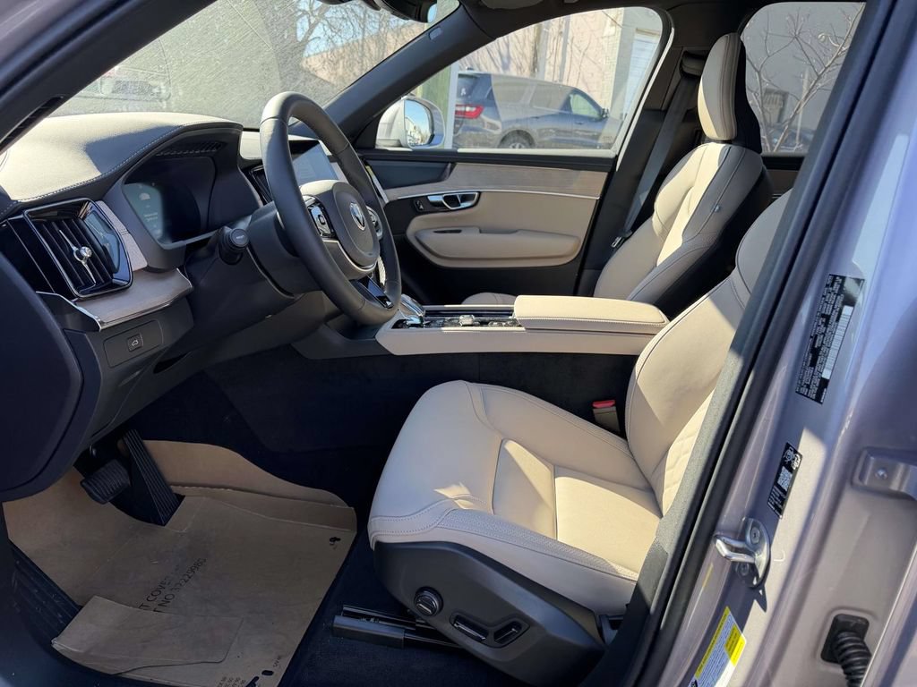 New 2026 Volvo XC90 B6 Plus w/ Protection Package Premier AWD/4WD image 15