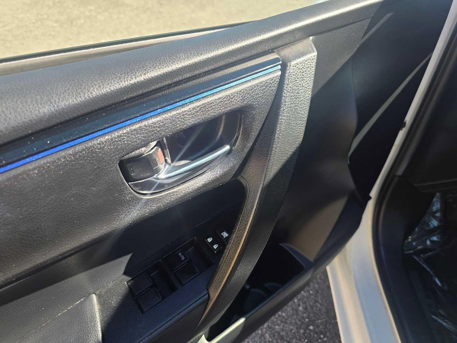 Used 2019 Toyota Corolla XSE FWD image 19