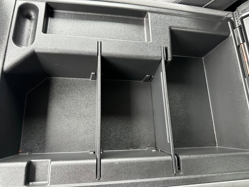 Used 2024 Nissan Titan SV image 25