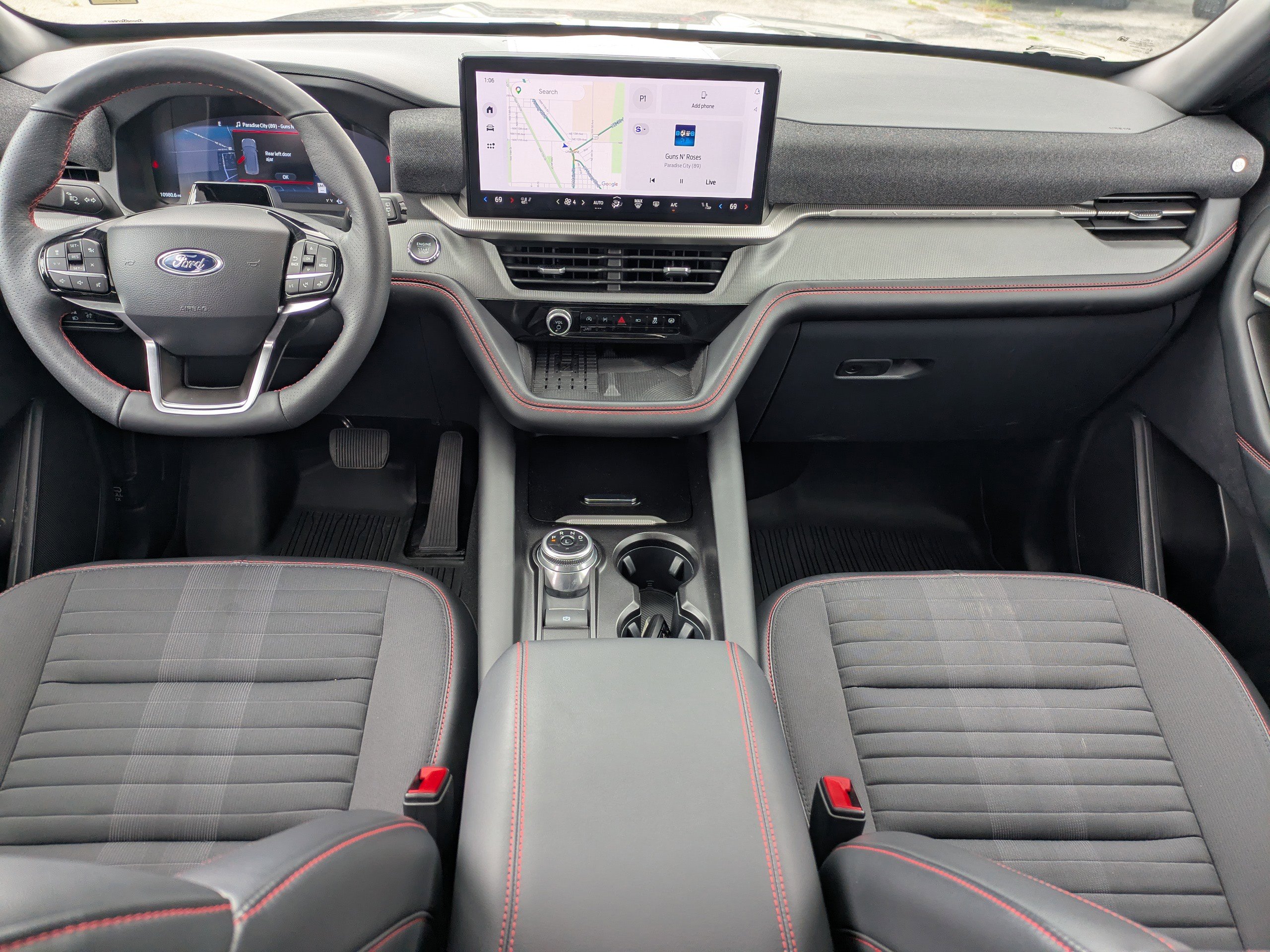 Used 2025 Ford Explorer ST-Line w/ Premium Package image 16