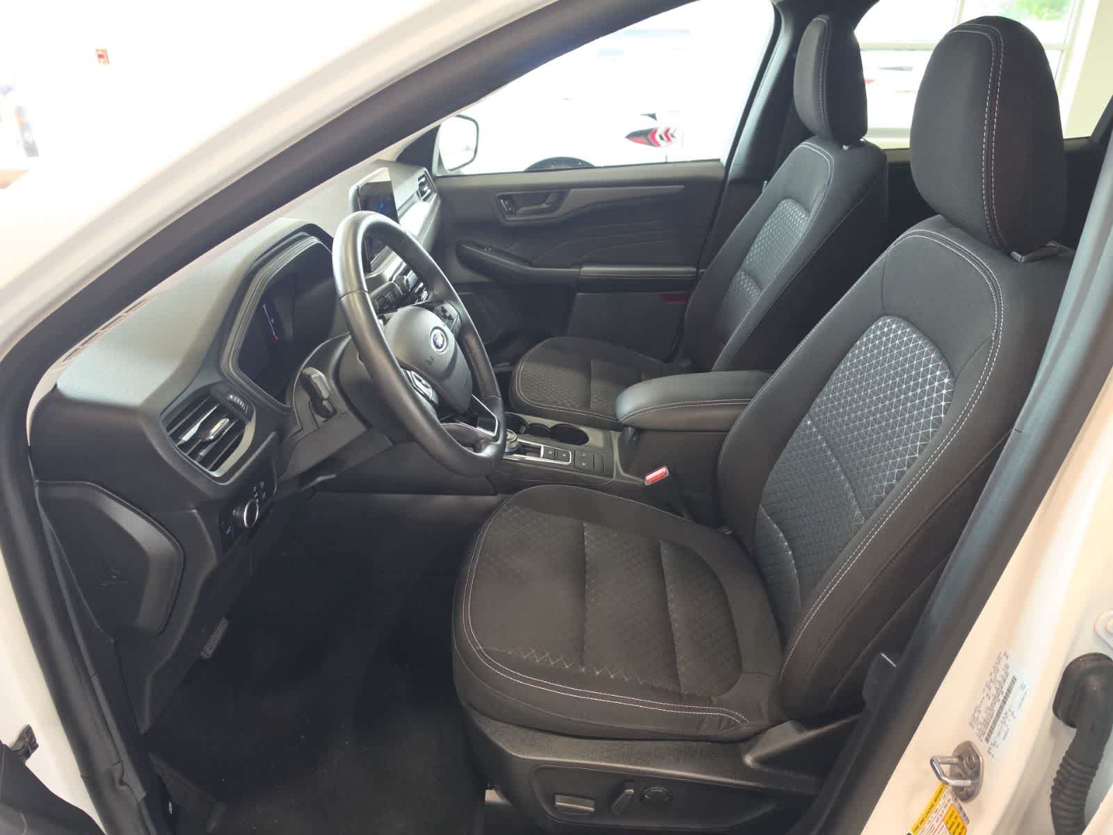 Used 2023 Ford Escape Active AWD/4WD image 16