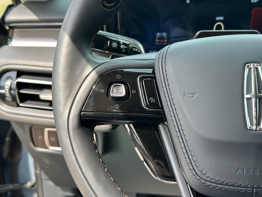 New 2026 Lincoln Aviator AWD image 8