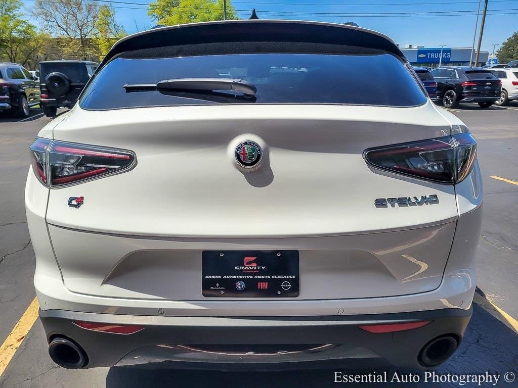 Used 2024 Alfa Romeo Stelvio Sprint image 5