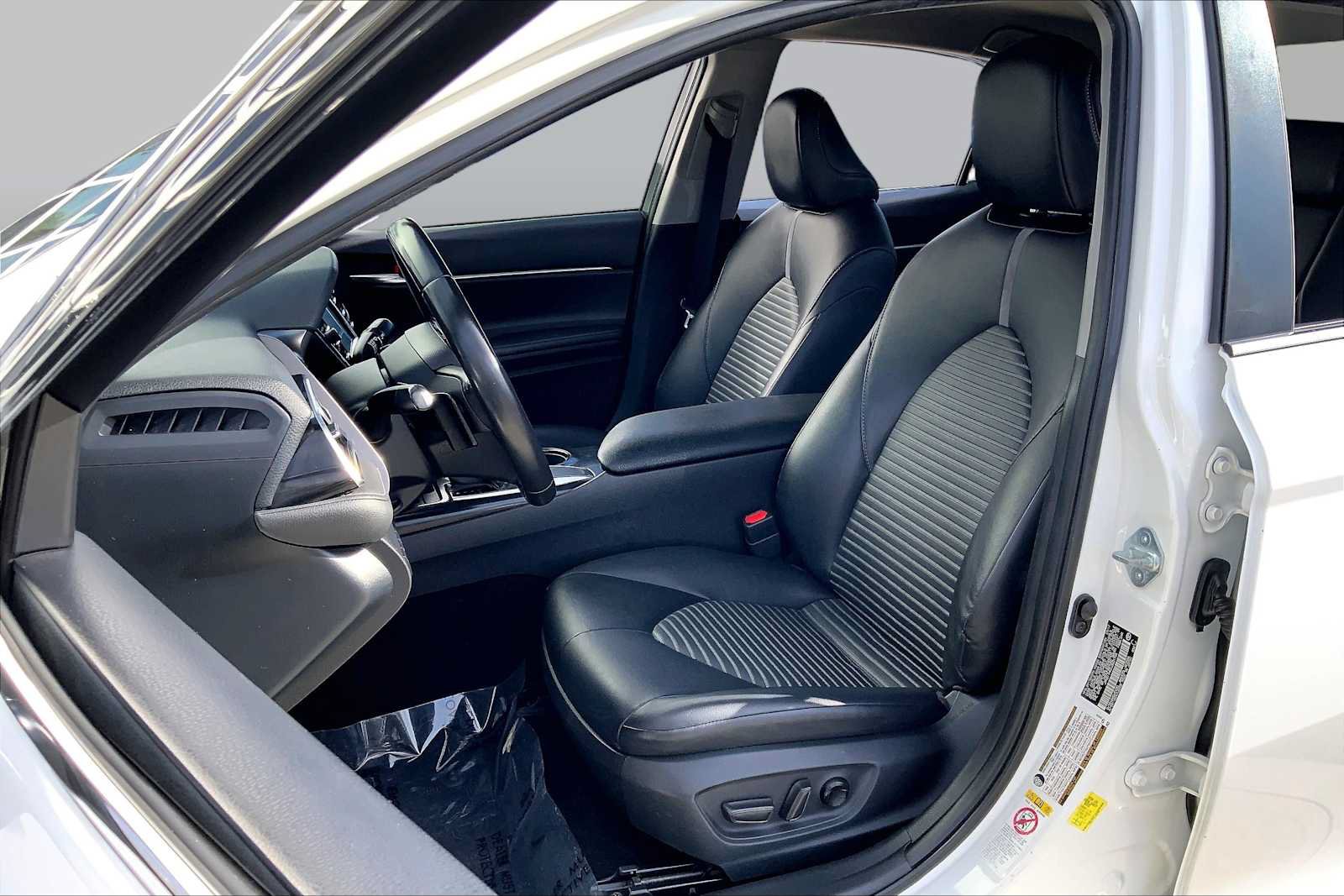 Used 2018 Toyota Camry SE FWD image 8