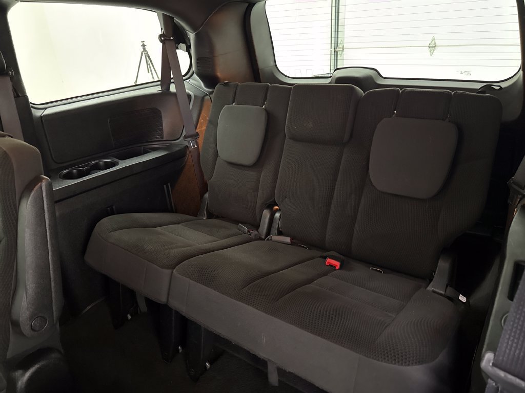Used 2018 Dodge Grand Caravan SE FWD image 23