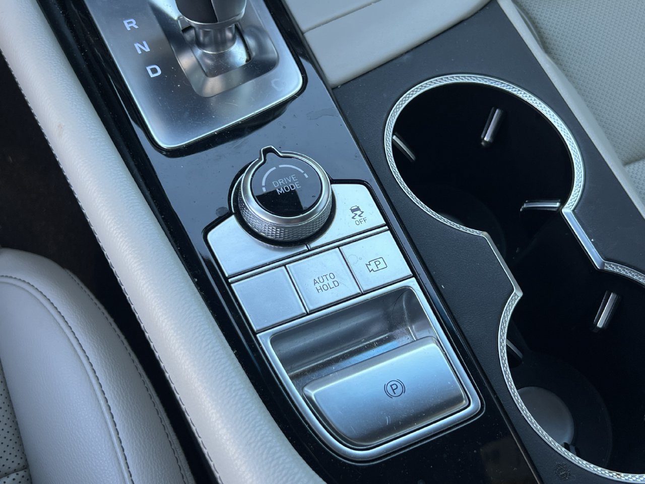 Used 2024 Genesis G70 2.5T RWD image 17